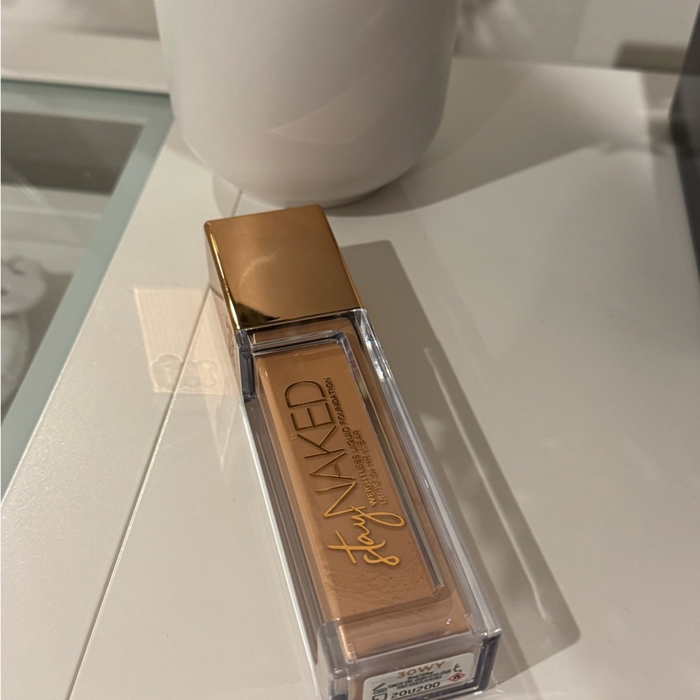 Stay Naked Liquid Foundation
